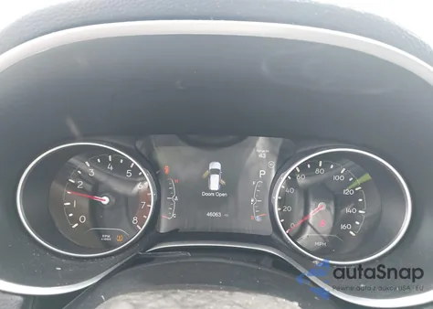 2018 Jeep Compass Latitude 4X4 z USA, uszkodzony, nr VIN 3C4NJDBB6JT349368